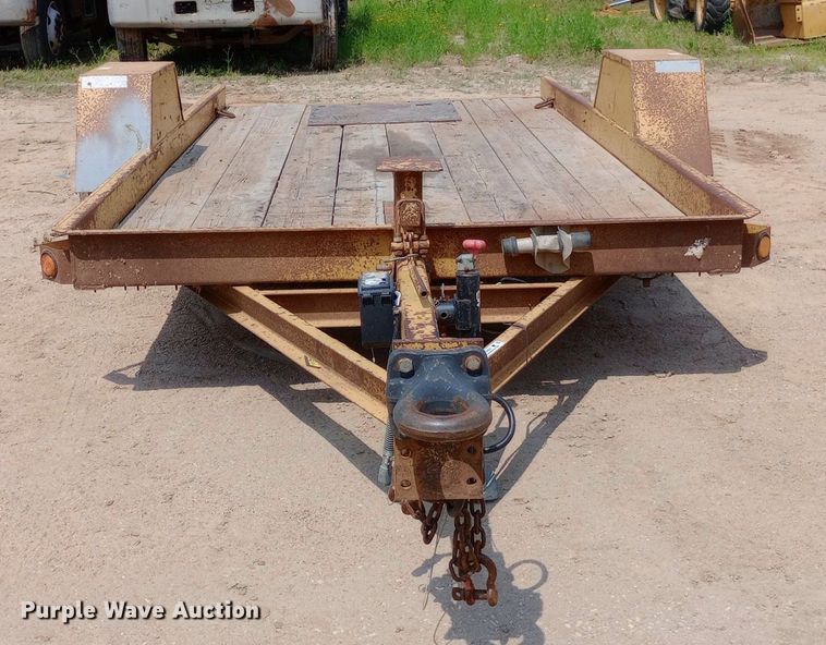 image for item NU9895 2005 Redi Haul ML7460 tilt deck equipment trailer