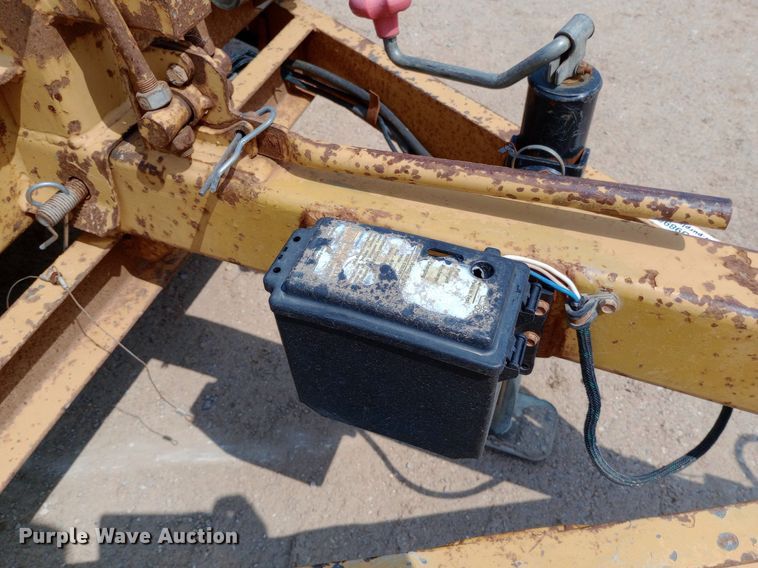 image for item NU9895 2005 Redi Haul ML7460 tilt deck equipment trailer