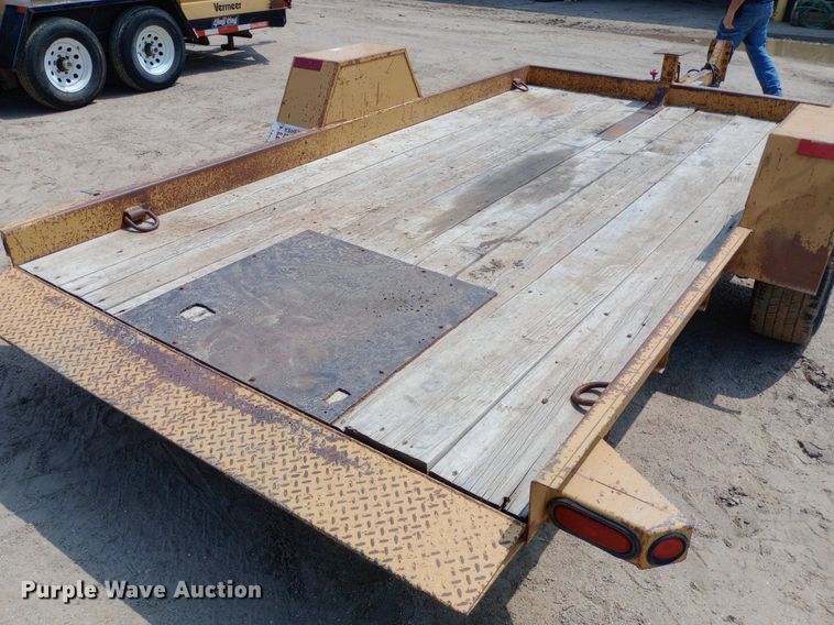 image for item NU9895 2005 Redi Haul ML7460 tilt deck equipment trailer
