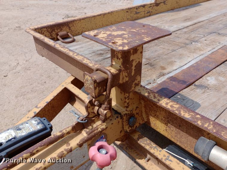 image for item NU9895 2005 Redi Haul ML7460 tilt deck equipment trailer