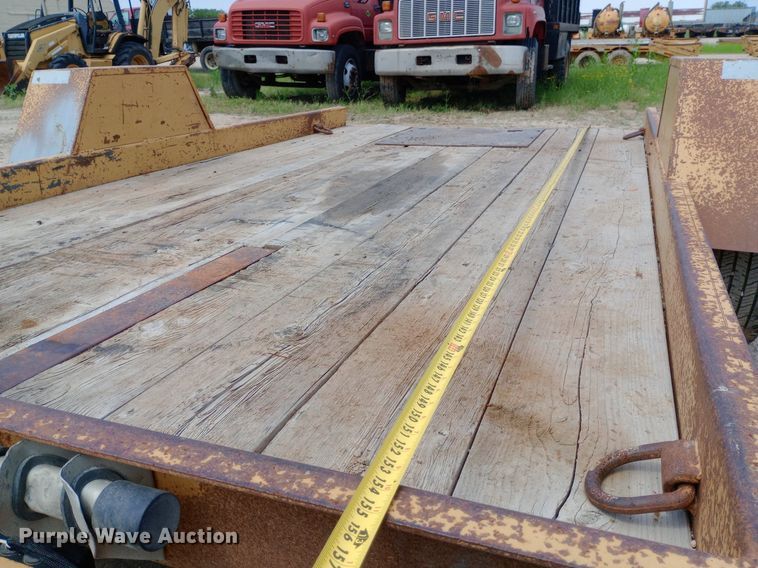 image for item NU9895 2005 Redi Haul ML7460 tilt deck equipment trailer