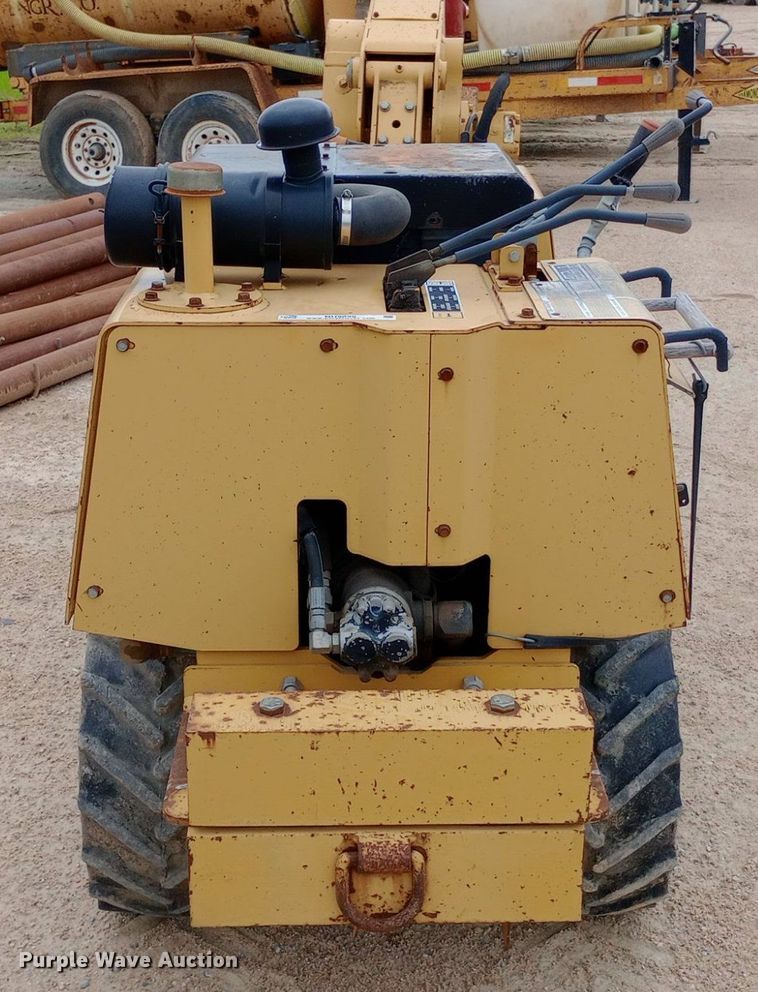 image for item NU9898 2004 Vermeer LM42 vibratory cable plow