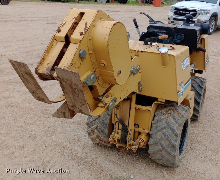 image for item NU9898 2004 Vermeer LM42 vibratory cable plow