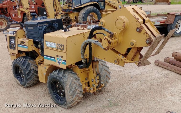 image for item NU9898 2004 Vermeer LM42 vibratory cable plow