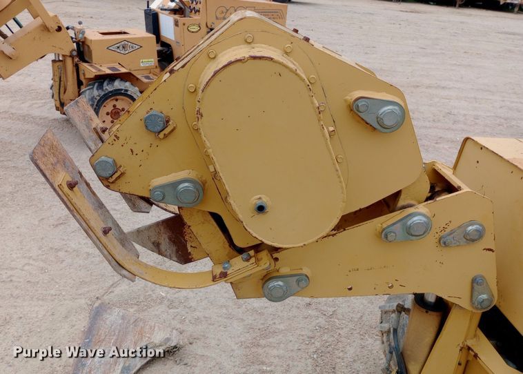 image for item NU9898 2004 Vermeer LM42 vibratory cable plow