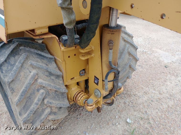 image for item NU9898 2004 Vermeer LM42 vibratory cable plow