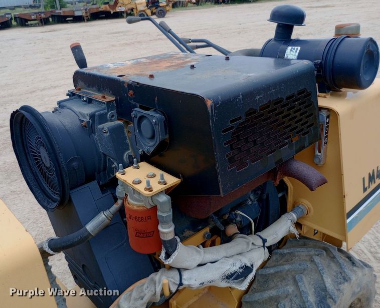 image for item NU9898 2004 Vermeer LM42 vibratory cable plow