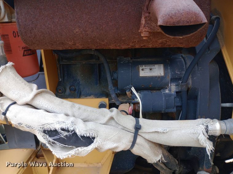 image for item NU9898 2004 Vermeer LM42 vibratory cable plow