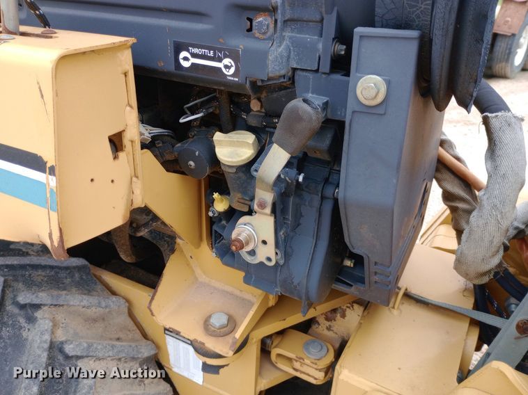 image for item NU9898 2004 Vermeer LM42 vibratory cable plow