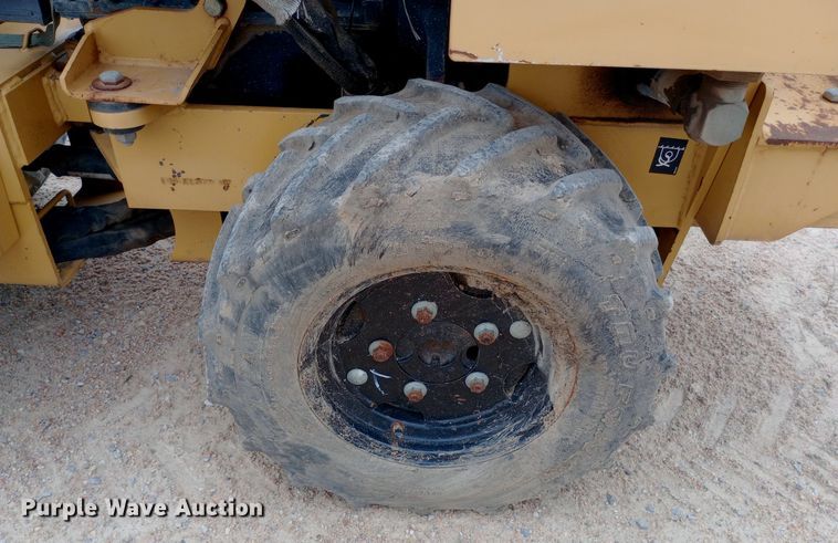 image for item NU9898 2004 Vermeer LM42 vibratory cable plow