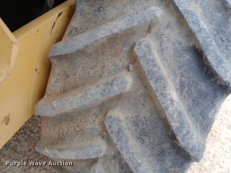 image for item NU9898 2004 Vermeer LM42 vibratory cable plow