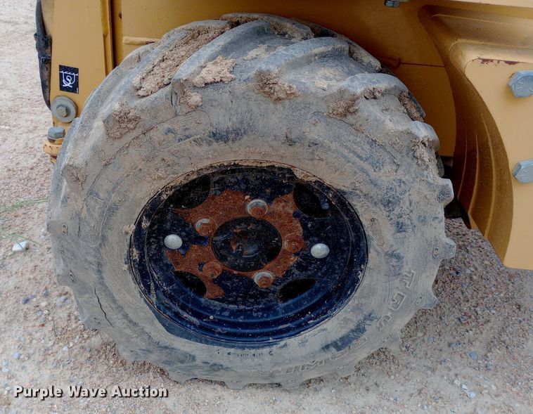 image for item NU9898 2004 Vermeer LM42 vibratory cable plow