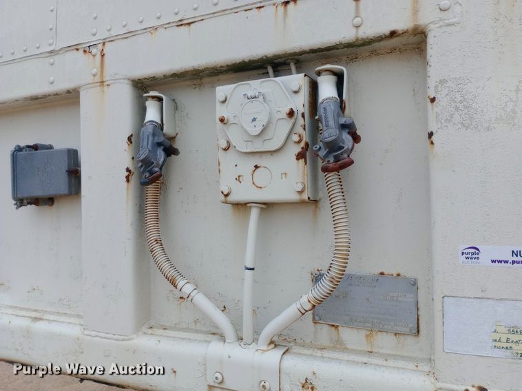 image for item NU9899 1984 Fruehauf dry van trailer