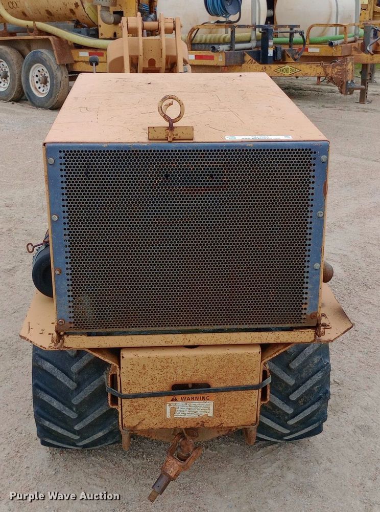 image for item NU9901 2000 Case Maxi Sneaker C vibratory cable plow