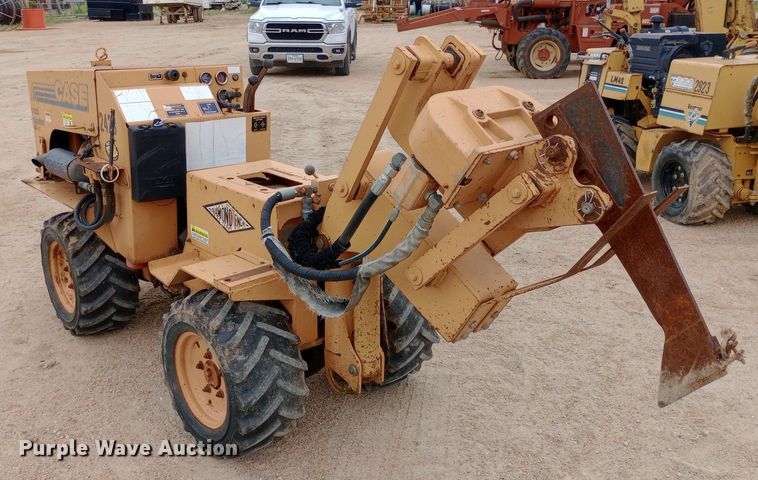 image for item NU9901 2000 Case Maxi Sneaker C vibratory cable plow