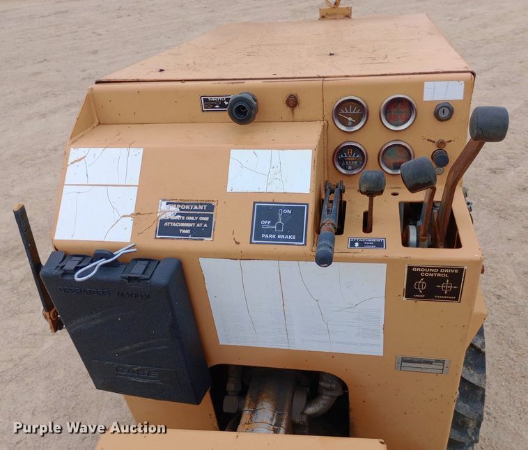 image for item NU9901 2000 Case Maxi Sneaker C vibratory cable plow