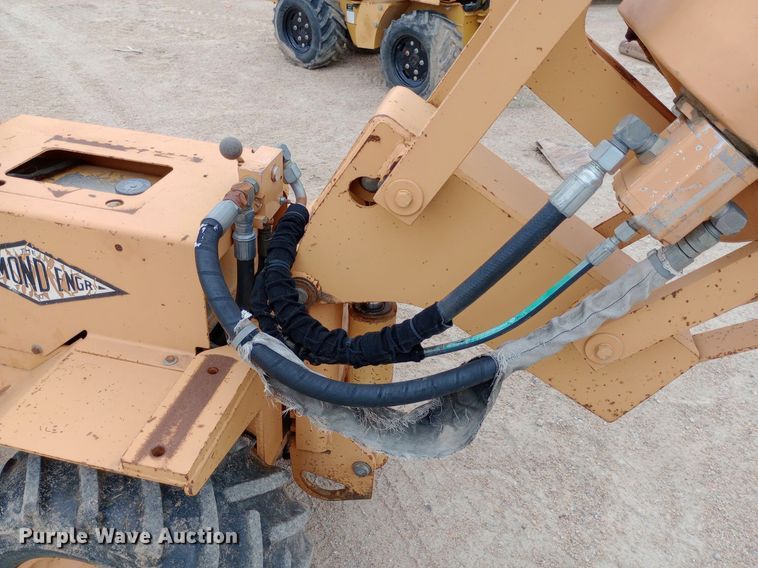 image for item NU9901 2000 Case Maxi Sneaker C vibratory cable plow