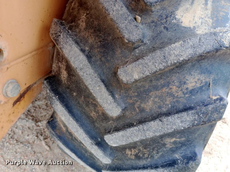 image for item NU9901 2000 Case Maxi Sneaker C vibratory cable plow