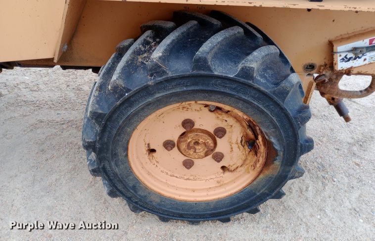 image for item NU9901 2000 Case Maxi Sneaker C vibratory cable plow