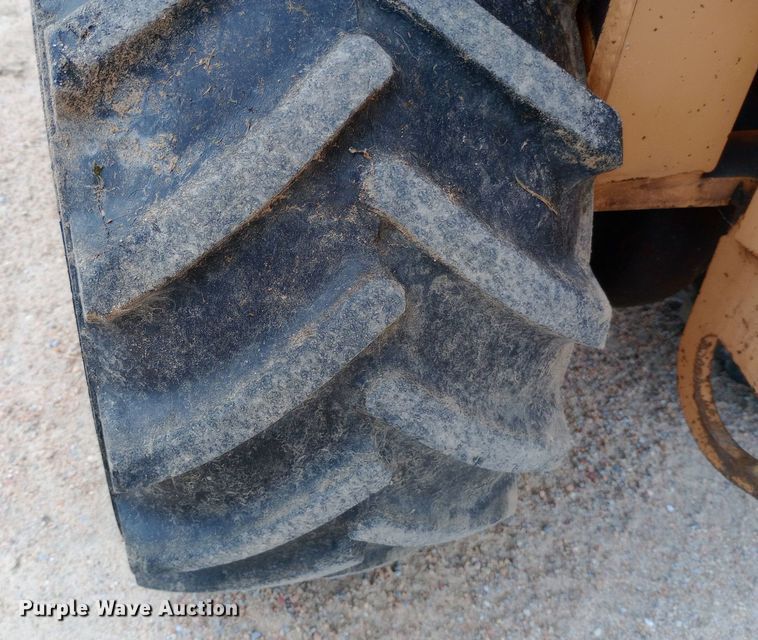 image for item NU9901 2000 Case Maxi Sneaker C vibratory cable plow