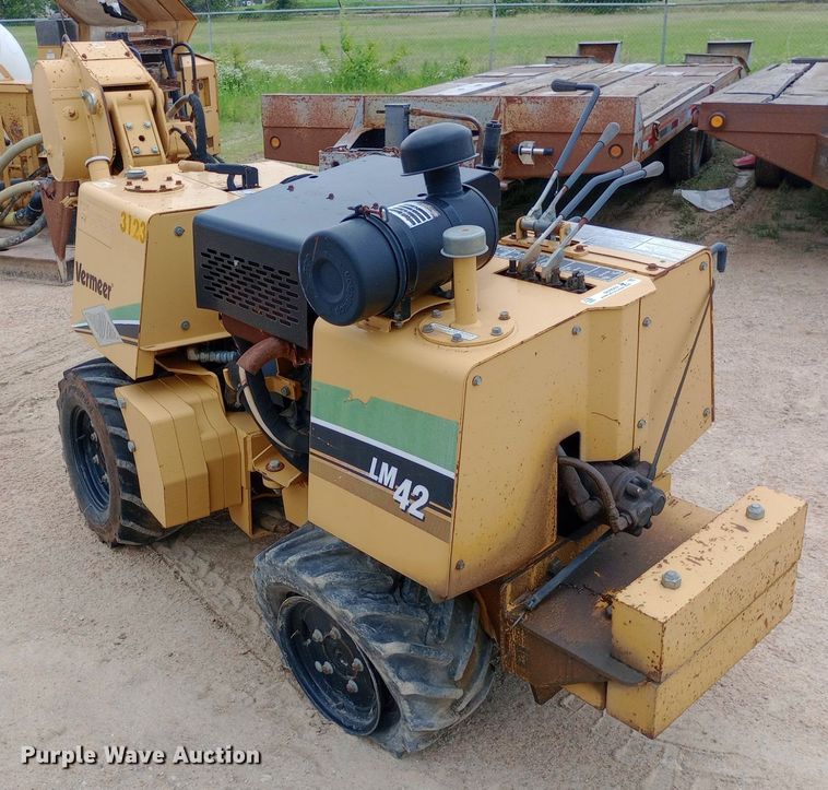 image for item NU9902 2007 Vermeer LM42 vibratory cable plow