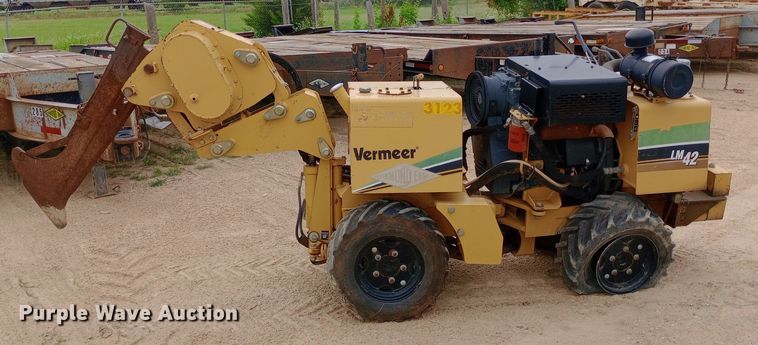 image for item NU9902 2007 Vermeer LM42 vibratory cable plow
