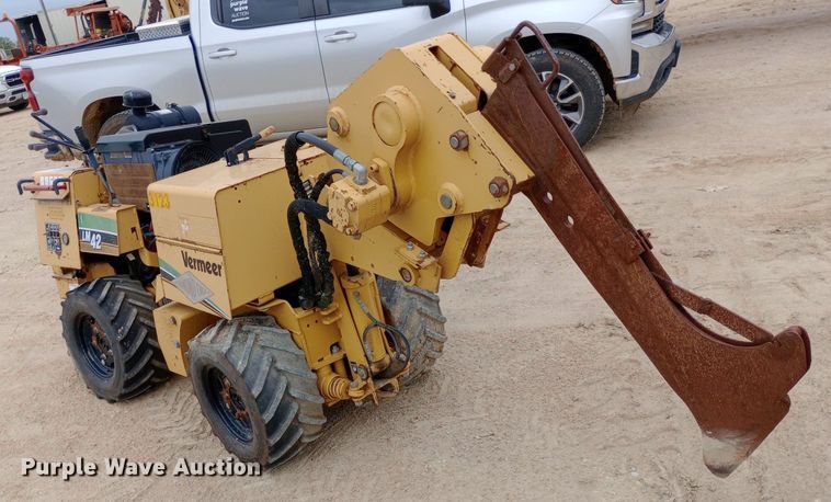 image for item NU9902 2007 Vermeer LM42 vibratory cable plow