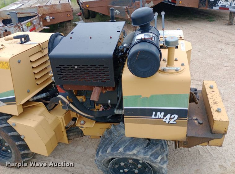 image for item NU9902 2007 Vermeer LM42 vibratory cable plow