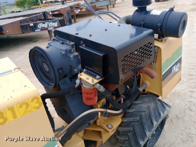 image for item NU9902 2007 Vermeer LM42 vibratory cable plow