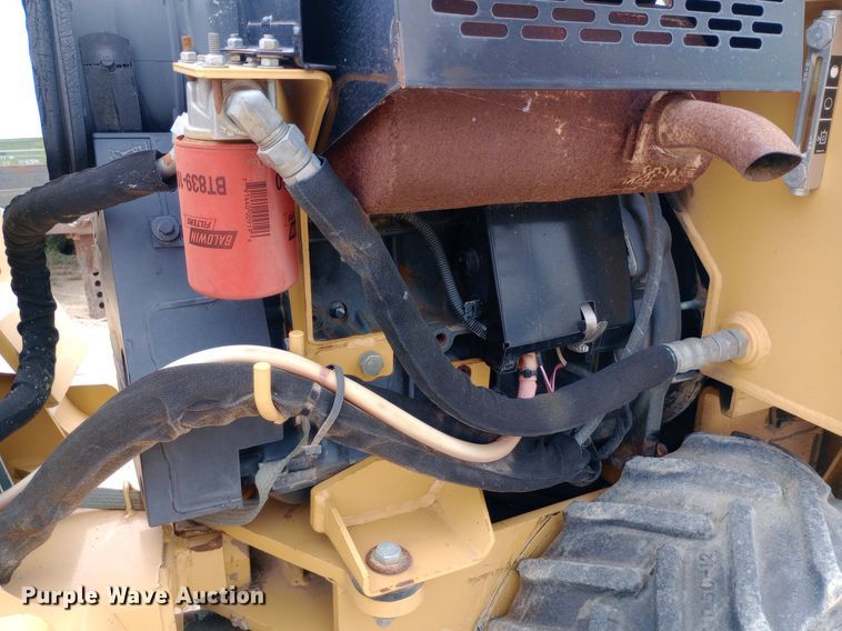 image for item NU9902 2007 Vermeer LM42 vibratory cable plow