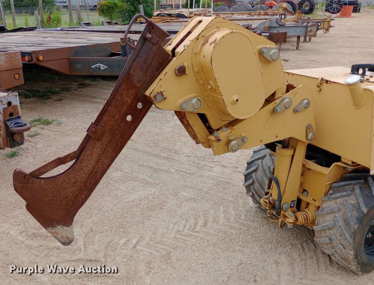 image for item NU9902 2007 Vermeer LM42 vibratory cable plow