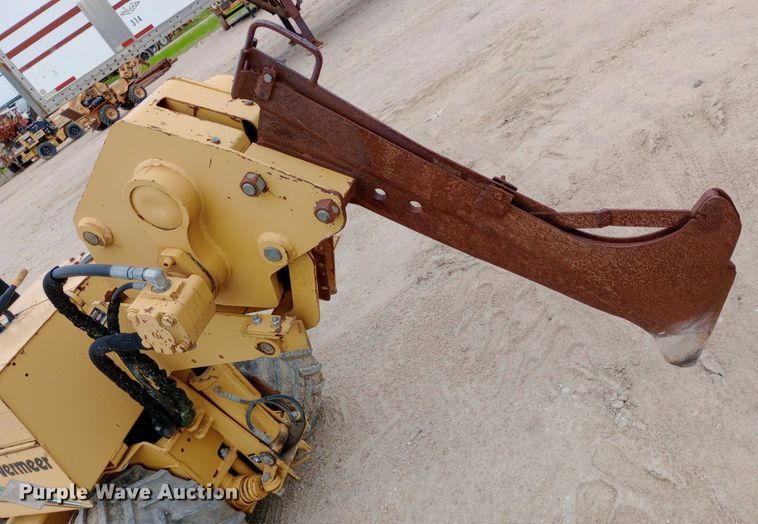 image for item NU9902 2007 Vermeer LM42 vibratory cable plow