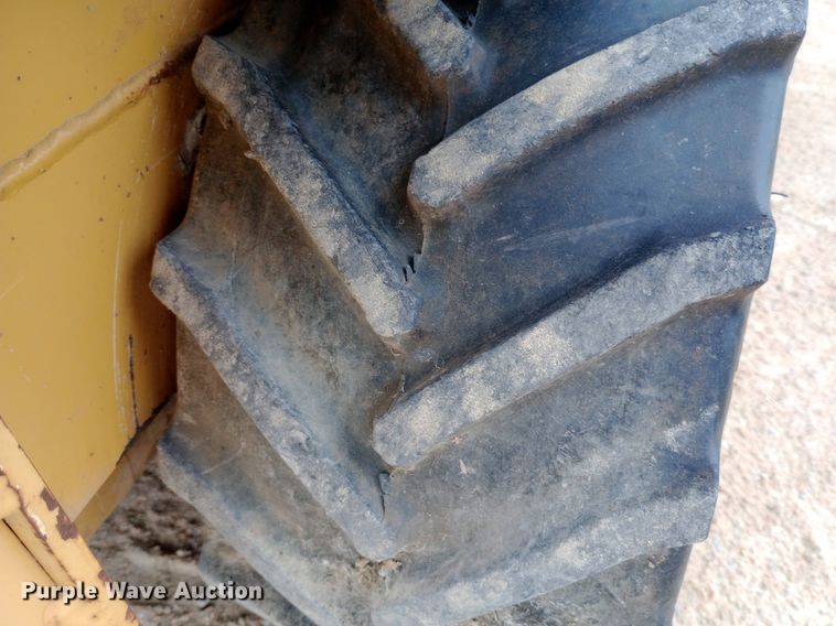 image for item NU9902 2007 Vermeer LM42 vibratory cable plow