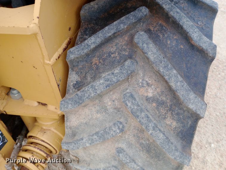 image for item NU9902 2007 Vermeer LM42 vibratory cable plow