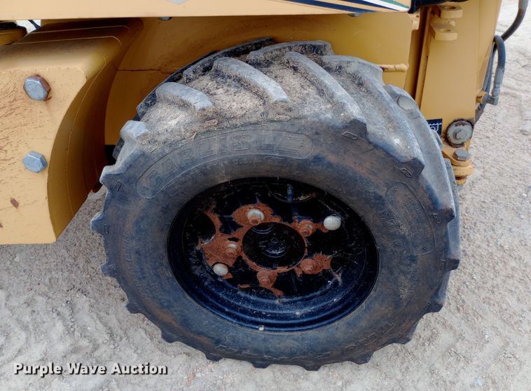 image for item NU9902 2007 Vermeer LM42 vibratory cable plow