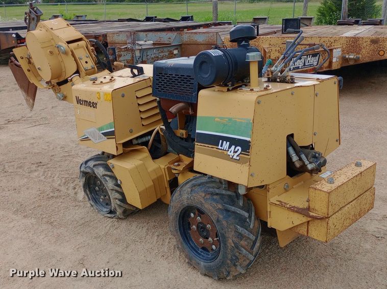 image for item NU9903 2007 Vermeer LM42 vibratory cable plow