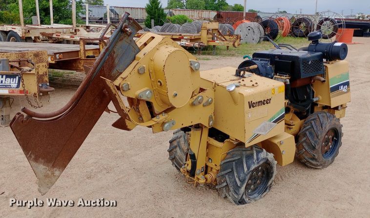 image for item NU9903 2007 Vermeer LM42 vibratory cable plow