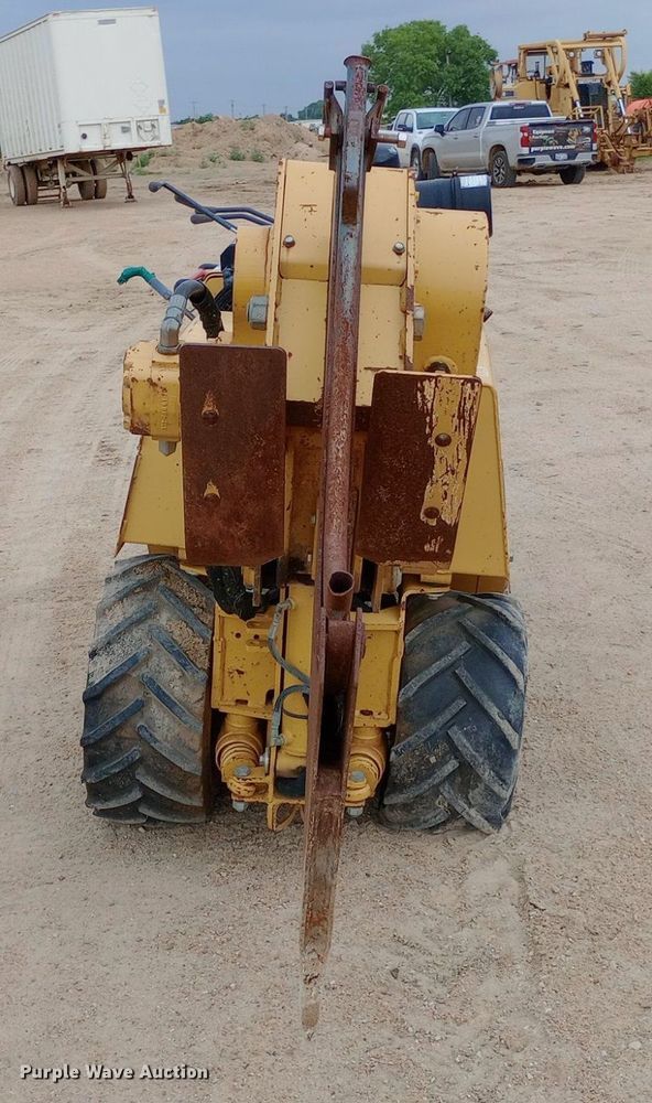 image for item NU9903 2007 Vermeer LM42 vibratory cable plow