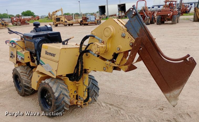 image for item NU9903 2007 Vermeer LM42 vibratory cable plow