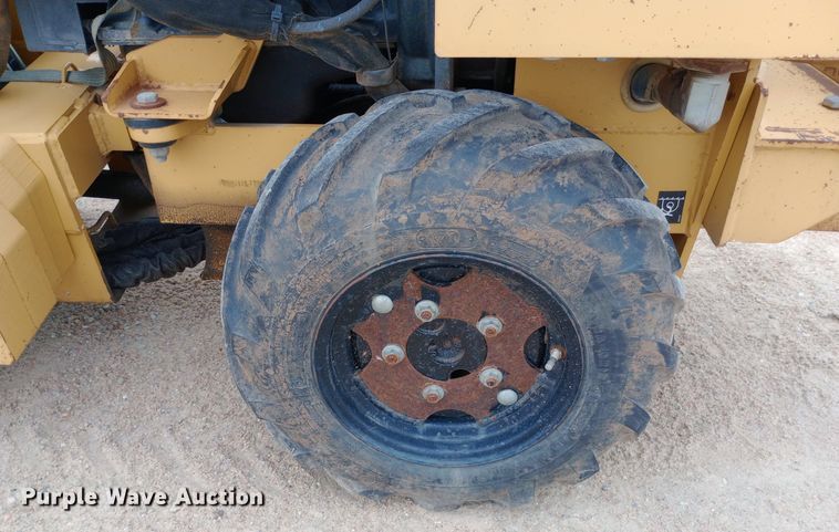 image for item NU9903 2007 Vermeer LM42 vibratory cable plow