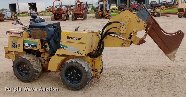 image for item NU9903 2007 Vermeer LM42 vibratory cable plow