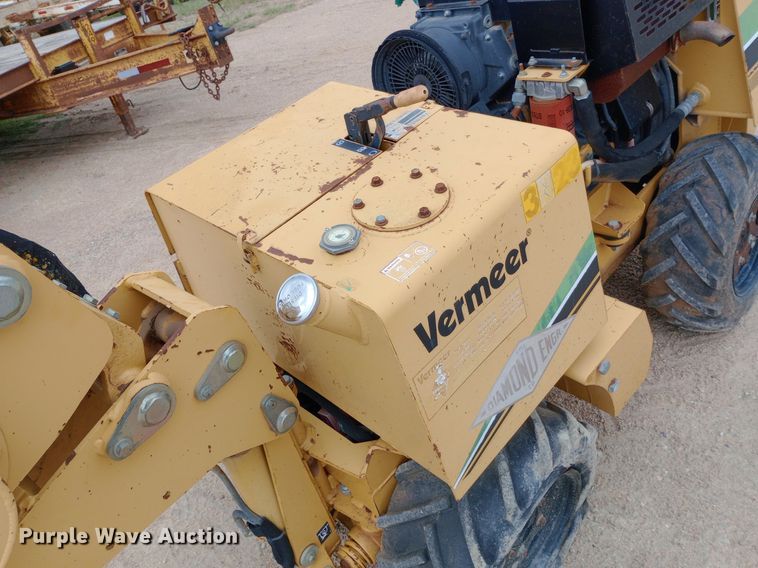 image for item NU9903 2007 Vermeer LM42 vibratory cable plow