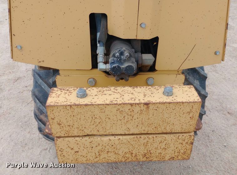 image for item NU9903 2007 Vermeer LM42 vibratory cable plow