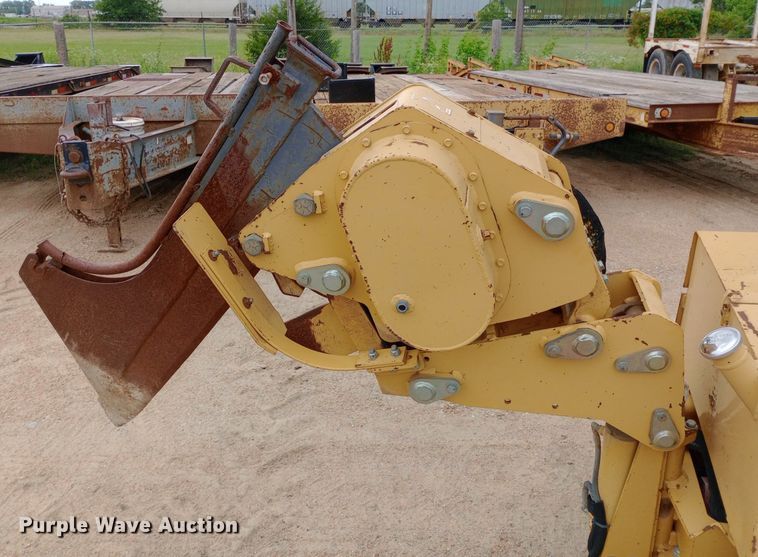 image for item NU9903 2007 Vermeer LM42 vibratory cable plow