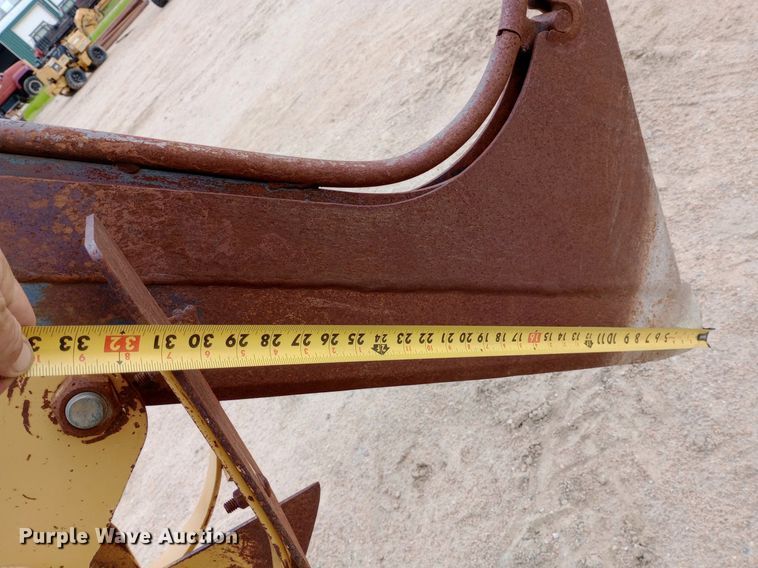 image for item NU9903 2007 Vermeer LM42 vibratory cable plow