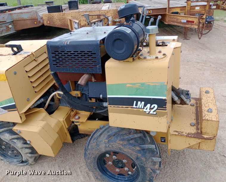 image for item NU9903 2007 Vermeer LM42 vibratory cable plow