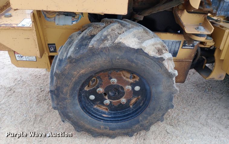 image for item NU9903 2007 Vermeer LM42 vibratory cable plow