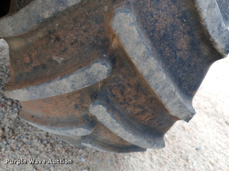 image for item NU9903 2007 Vermeer LM42 vibratory cable plow