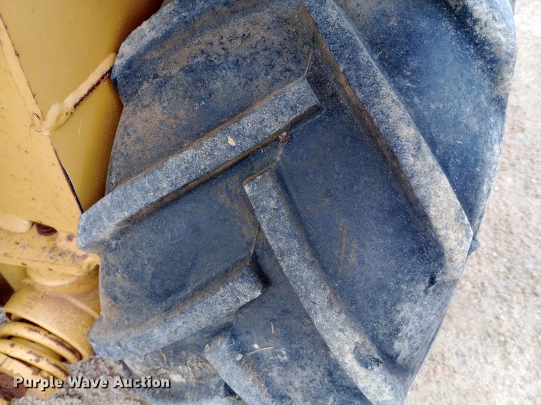 image for item NU9903 2007 Vermeer LM42 vibratory cable plow