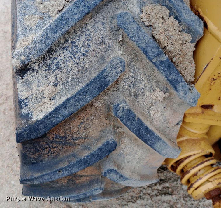 image for item NU9903 2007 Vermeer LM42 vibratory cable plow